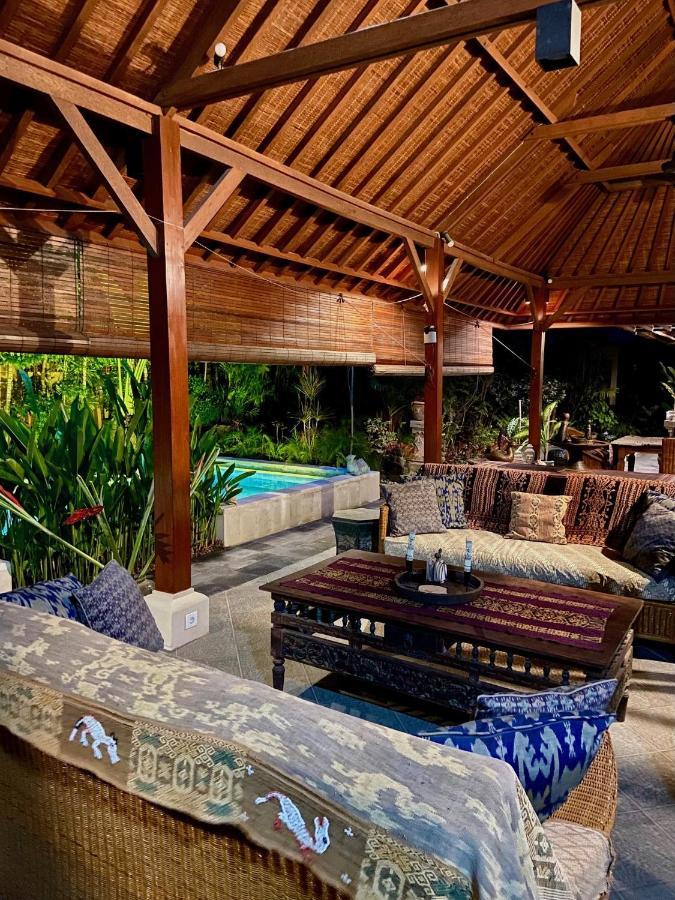 Spacious 4-bedroom Garden * Sanur (Bali)